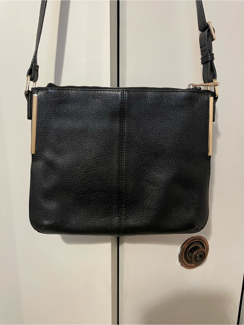 Danier Ladies Black Leather Shoulder Purse/Bag